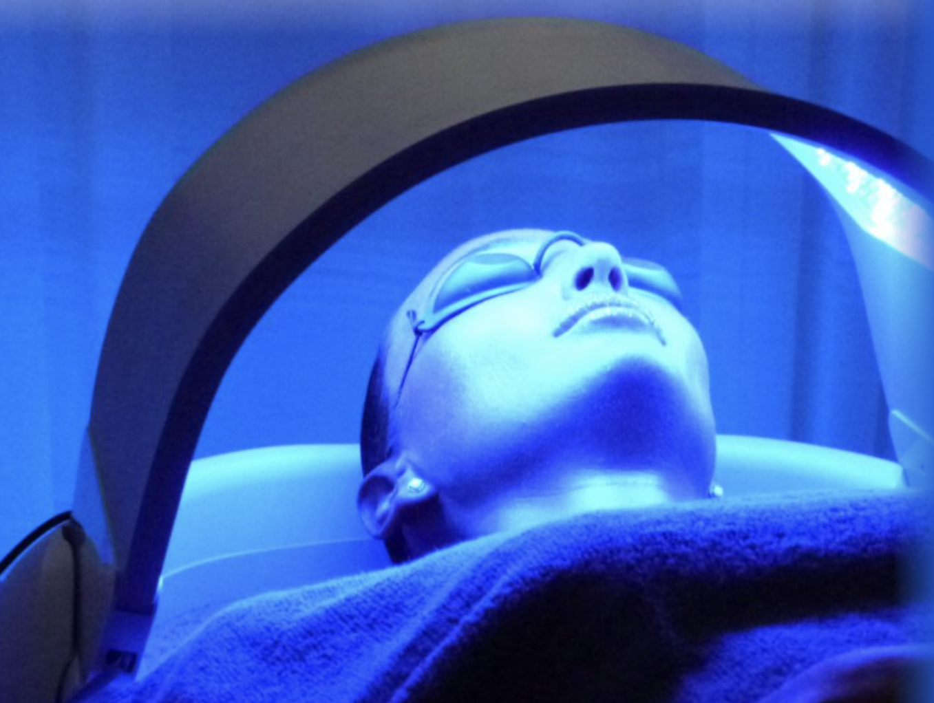 Aesthetic facial LED treatment